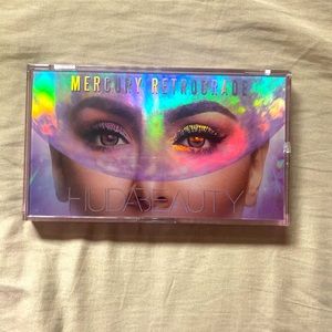 Huda beauty mercury retrograde pallet